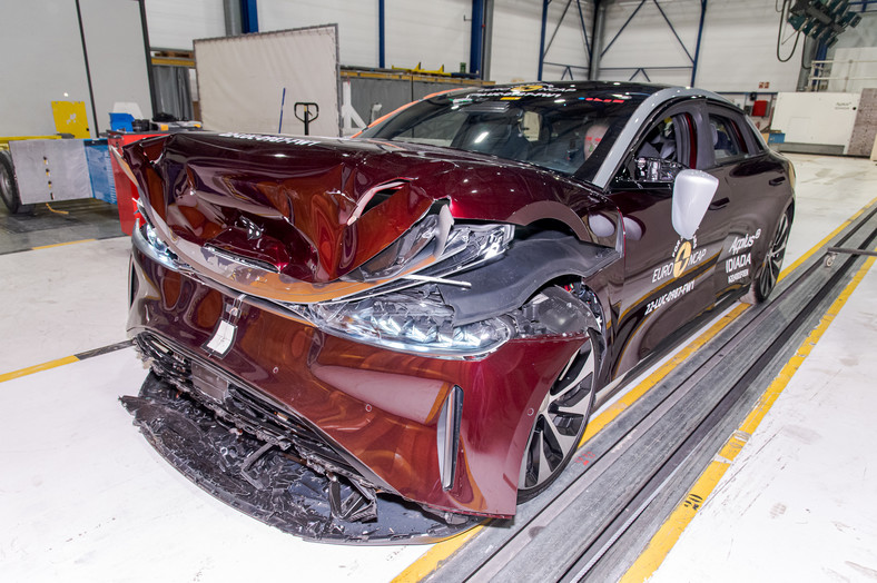 Crash-test: Lucid Air