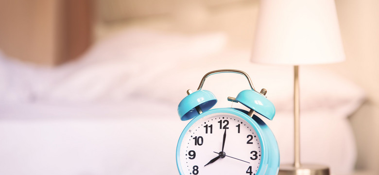 W pewnym wieku snu potrzebujemy mniej. Długość snu skraca się nawet do 5 godzin...