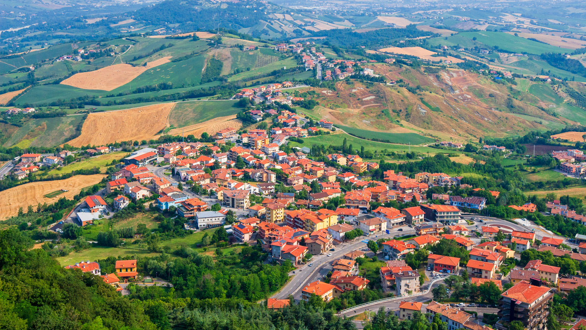 Koronawrius. San Marino oferuje turystom odpłatne szczepienia. Jest jeden haczyk