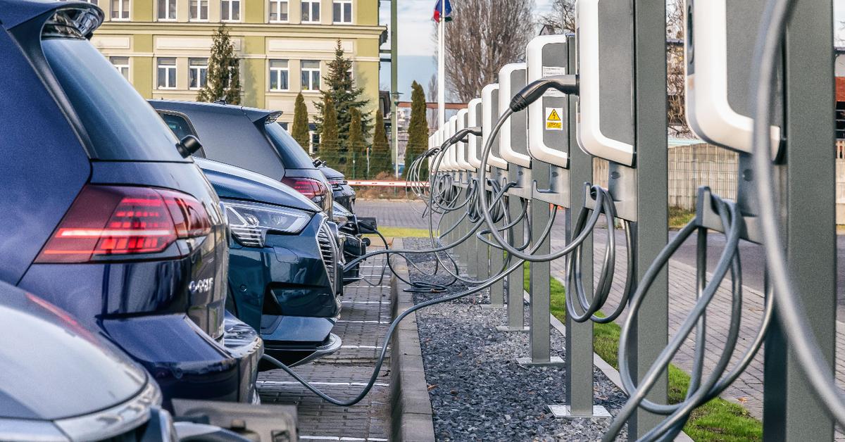 Kiedy samochód elektryczny jest tańszy niż spalinowy