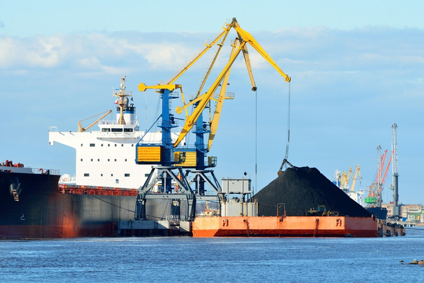 Pod koniec czerwca Główny Urząd Statystyczny poinformował, że przeładunki w polskich portach morskich wzrosły od stycznia do końca maja tego roku o 22,5 proc. - do 37,4 mln ton z 30,5 mln ton rok wcześniej.