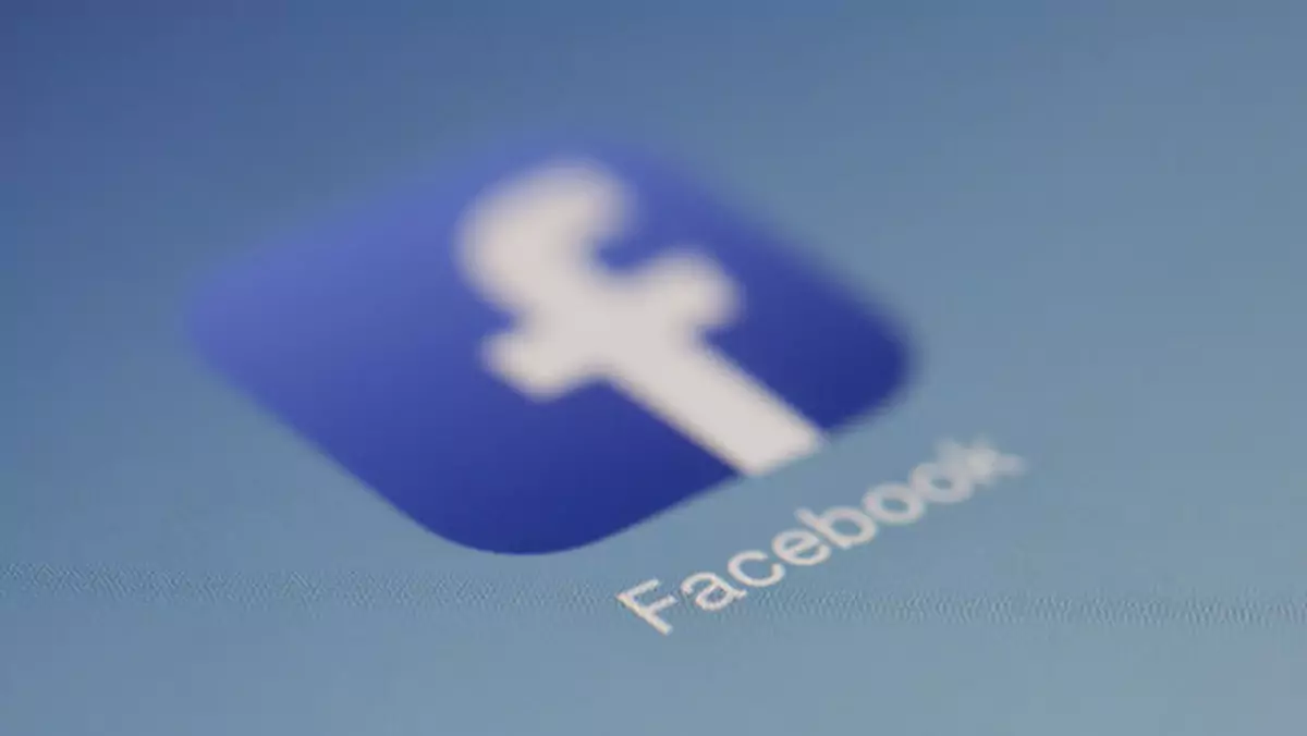 Ostatnie awantury z Facebookiem pokazują, że nie pozbędziemy się fake newsów