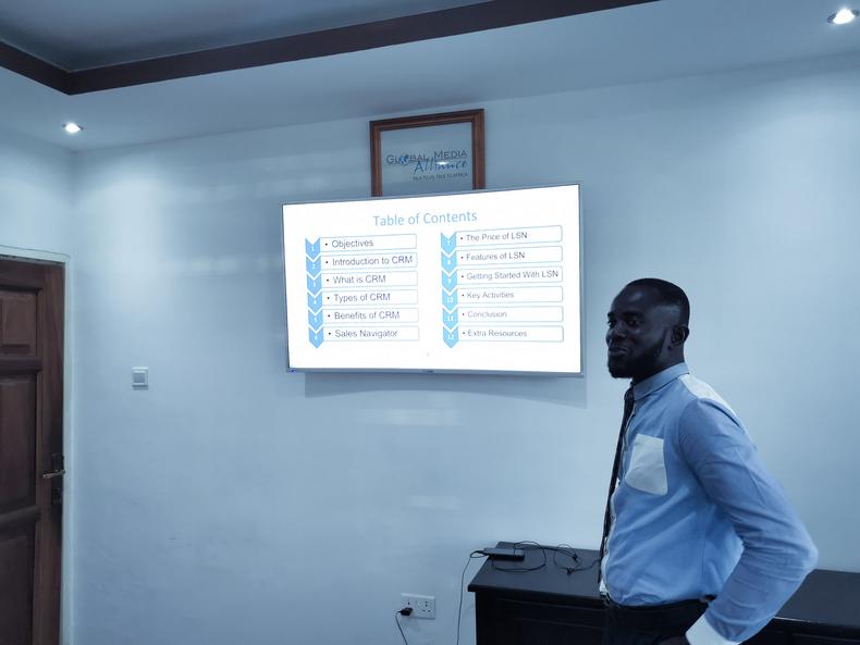 Perci Mensah making a presentation at a digital training workshop 