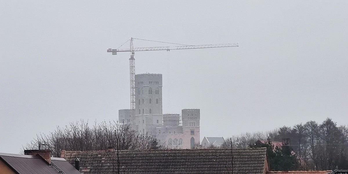 Proces w sprawie zamku w Stobnicy wciąż nie może ruszyć.