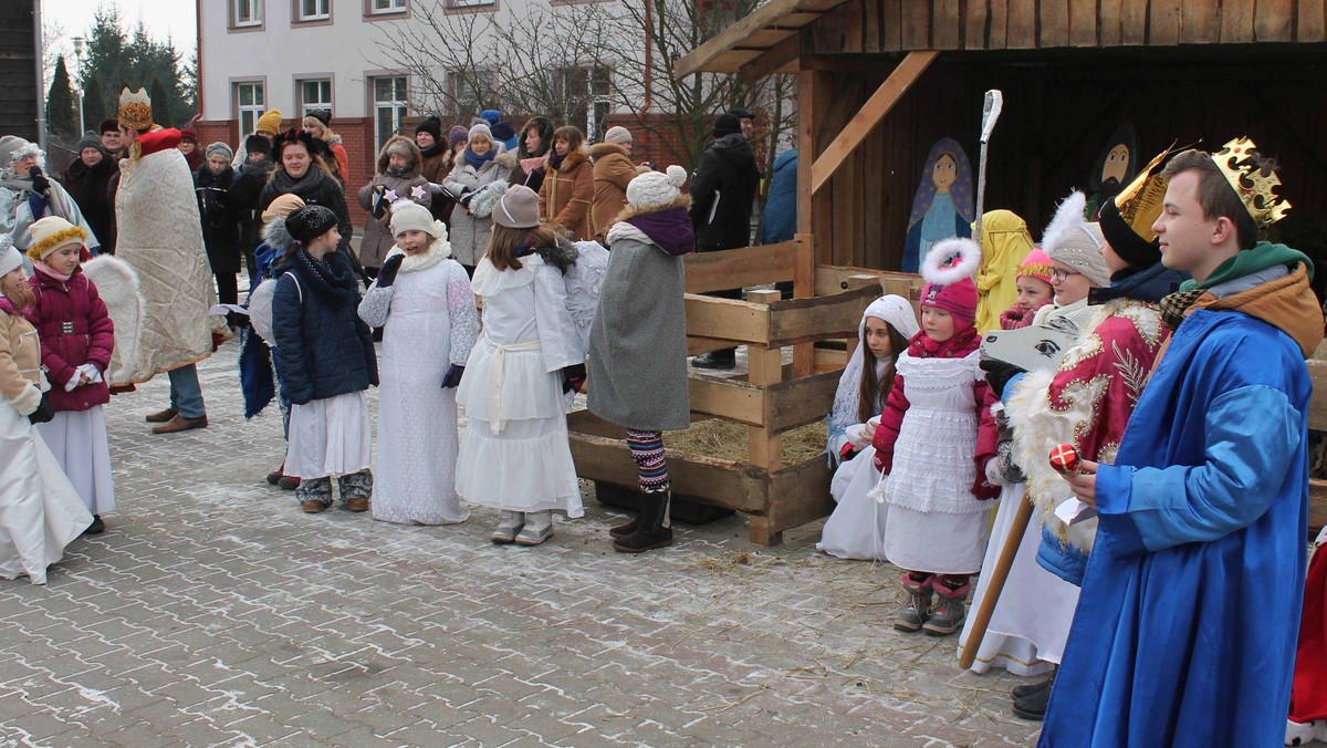 W piątek w święto Objawienia Pańskiego w miejscowościach regionu organizowane będą tradycyjne już jasełka na żywo. Ulicami miast przejdą bowiem kolorowe Orszaki Trzech Króli. W świątecznych marszach będzie można wziąć udział m.in. w Olsztynie, Elblągu czy Ełku.