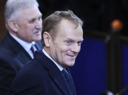 Zmęczony Tusk pesymistycznie: To za mało, żeby uspokoić rynki