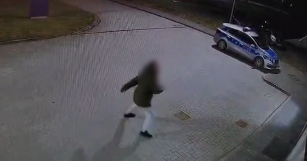Dziwne odgłosy przed komisariatem w Grodkowie