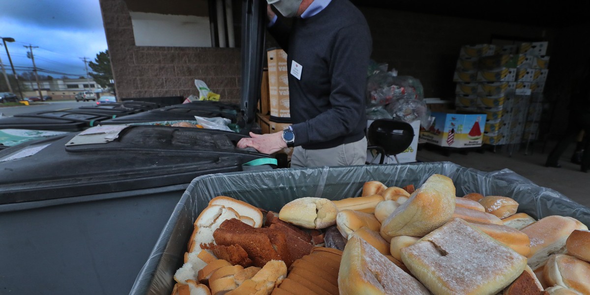 W Polsce marnujemy rocznie niemal 5 mln ton żywności. Wkrótce może zmienić się sposób informowania o dacie ważności produktów spożywczych