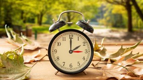 Zmiana czasu w zimowy 2025. Kiedy przestawiamy zegarki? Czy to ostatnia zmiana czasu w Polsce?