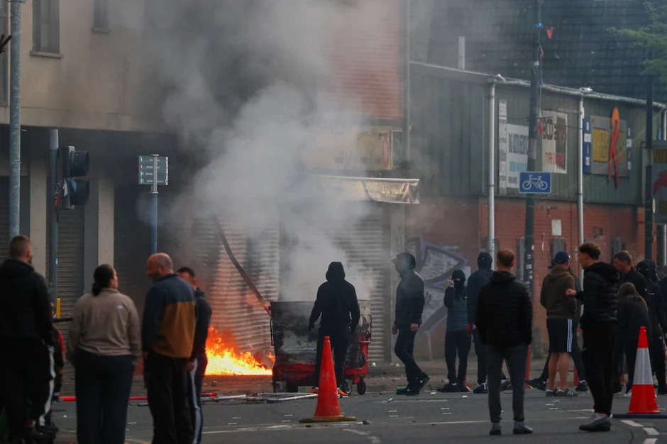Protest u Belfastu nakon napada nožem 9. juna