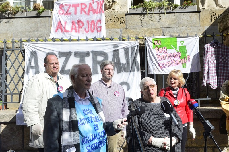 Dla nauczycieli najważniejsza jest podwyżka wynagrodzeń. Domagają się wzrostu płac o 45 proc. oraz gwarancji corocznej waloryzacji świadczeń