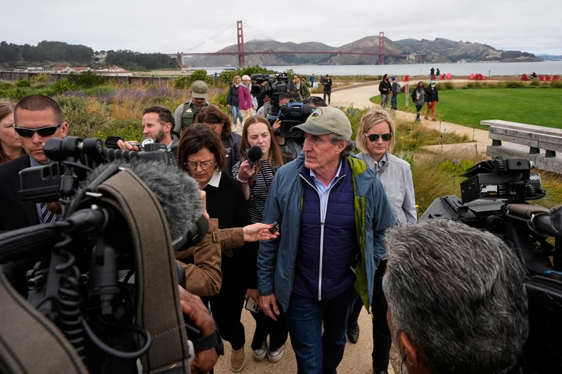 Dag Burgum u poseti Alkatrazu 17. jula