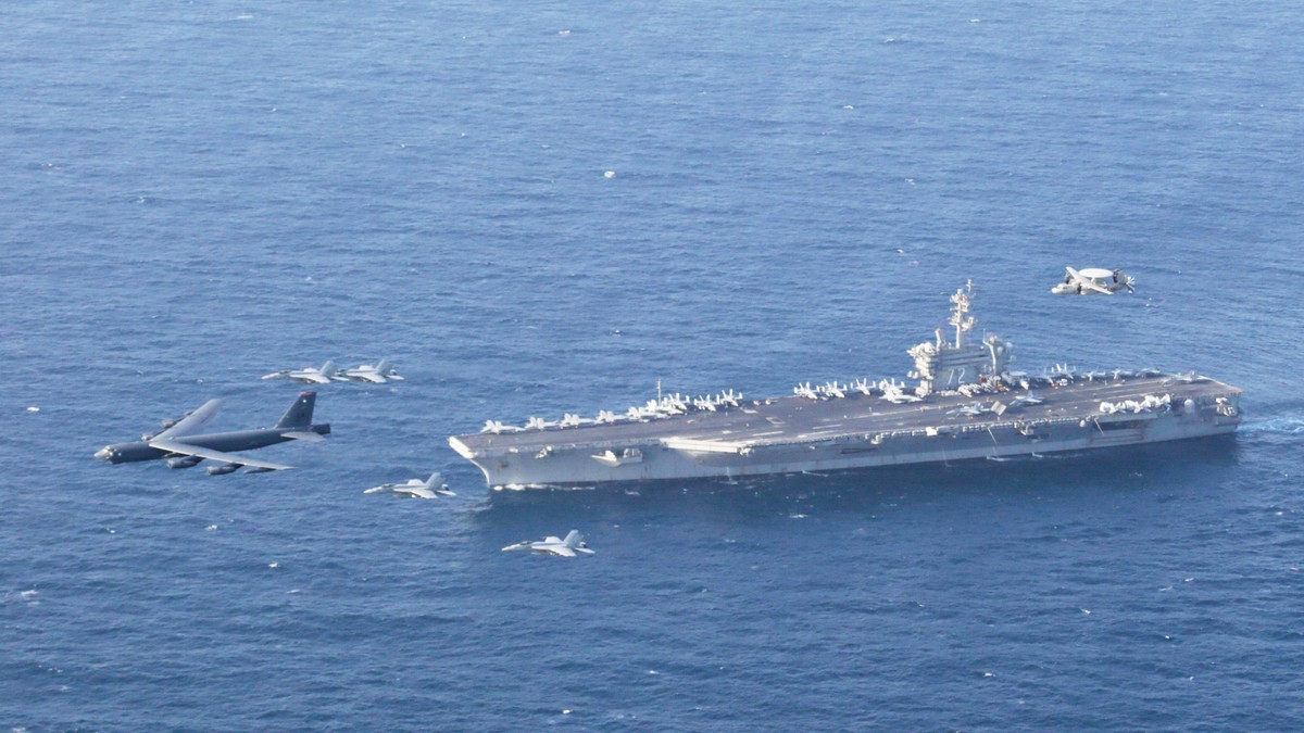 Američki nosač aviona "USS Abraham Linkoln"
