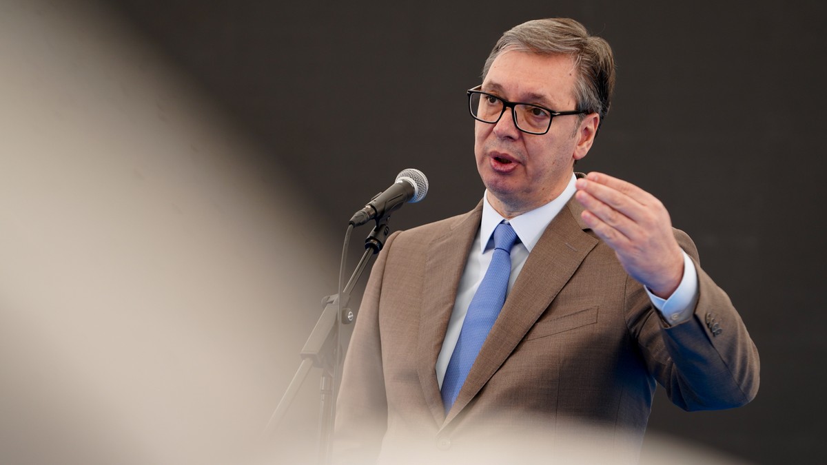 DANAS VANREDNA SEDNICA SAVETA ZA NACIONALNU BEZBEDNOST Tema hitne mere povodom ogromnog skoka cene nafte, predsedava Vučić