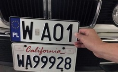 Ministerstwo tłumaczy się z wpadki z tablicami rejestracyjnymi. 'Tak nieudolnego zmycia z siebie winy dawno nie widziałem'