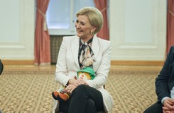 Agata Duda w najmodniejszym żakiecie sezonu. Prezydentowa wybrała beżowy model [FOTO]