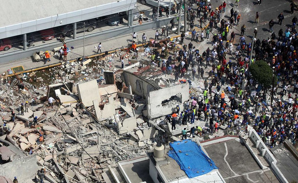 Potężne trzęsienie ziemi w Meksyku. Ponad 200 osób nie żyje. Nagrania wideo są dramatyczne