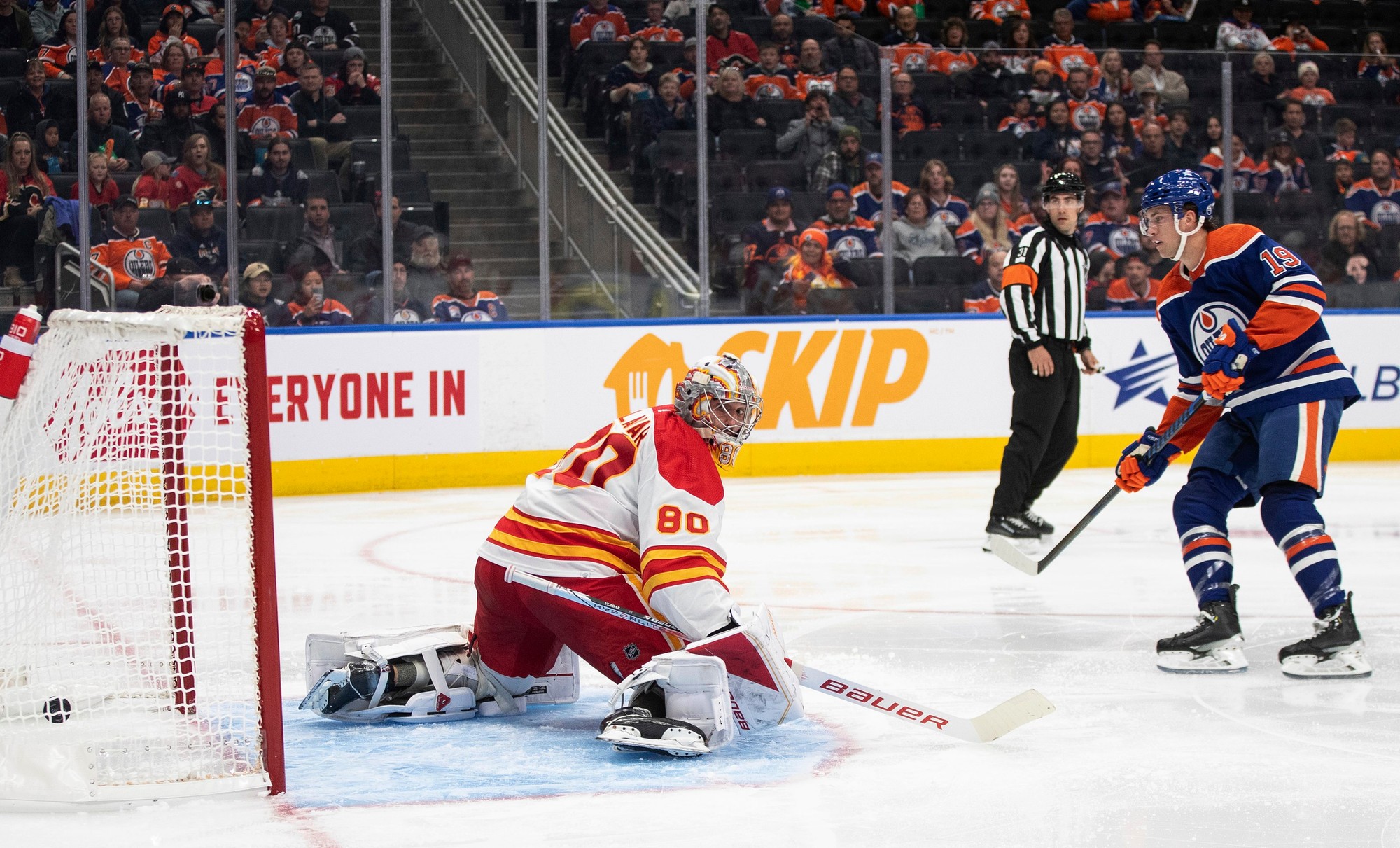 Prípravný zápas NHL: Edmonton Oilers - Calgary Flames.