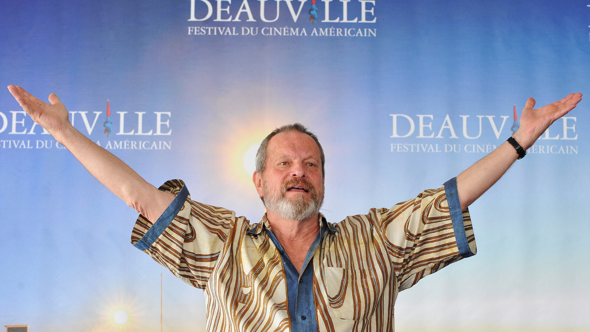 Reżyser Terry Gilliam przyznał, że kompletnie nie rozumie takich filmów jak "Transformers". Twórca "12 małp" przyznał, że niemal zmusił się do obejrzenia tego filmu podczas podróży samolotem.