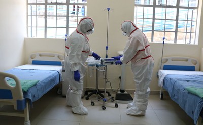 U medyków, którzy przyjęli rosyjską szczepionkę na Covid-19, wykryto koronawirusa