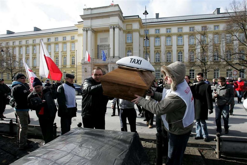 Protesowali przeciwko przewozom osób