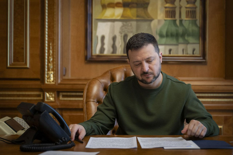 Wołodymyr Zełenski w kancelarii w Kijowie, marzec 2024 r.