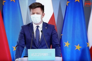 Jak będą przebiegać szczepienia w zakładach pracy? Minister Dworczyk zabrał głos