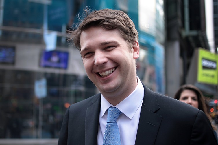 <b> Andrew Mason – 31 lat</b><br /> 

W 2008 roku Mason stworzył Groupona z The Point, start-upu, który nie wypalił. W ciągu dwóch lat Groupon rozrósł się w potężną firmę, którą Google chciał kupić za 6 miliardów dolarów. Mason nie skorzystał z propozycji i zamiast tego wprowadził ją na giełdę.