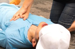 Wypadek pracownika: Kiedy pracownik zamiast renty dostanie od pracodawcy odszkodowanie