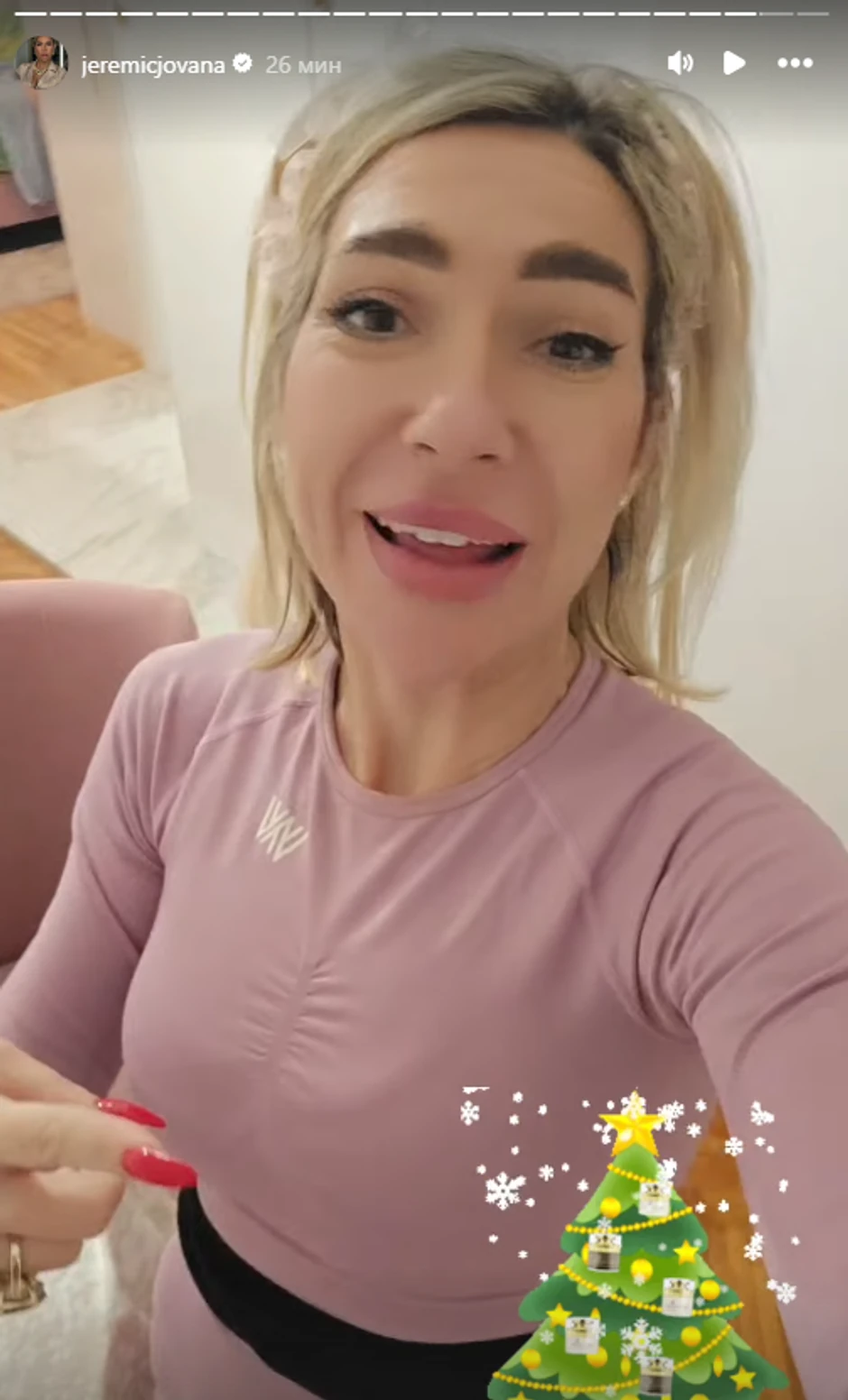 Jovana sa ćerkom okitila stan