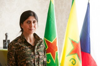 Lewicowa utopia rośnie pod nosem ISIS. W rewolucji w Rożawie bierze udział Polak