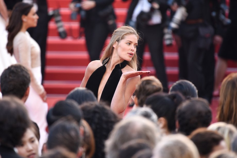 Model Doutzen Kroes was also on the carpet.