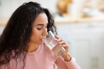 IBS-sel küzd? Ezért kulcsfontosságú a megfelelő vízfogyasztás!