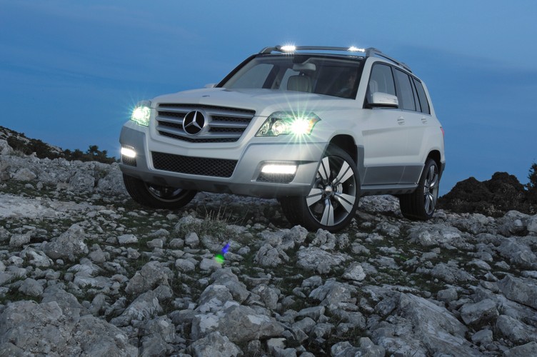 Prototypowy GLK ma pod gwiazdą 170-konny turbodiesel CDI 2.2 l z ekologicznej linii bluetec - to urządzenie najnowszej generacji