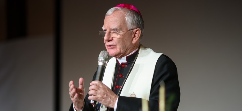 Abp Jędraszewski oskarża MEN o zamykanie drzwi Chrystusowi w szkołach
