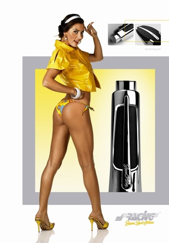 Brunetka i gadżety Simoni Racing