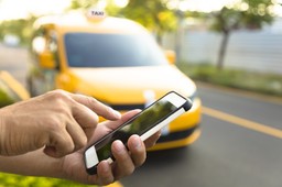 Nowe przepisy dotyczące przejazdów na aplikacje. Co się zmieni?