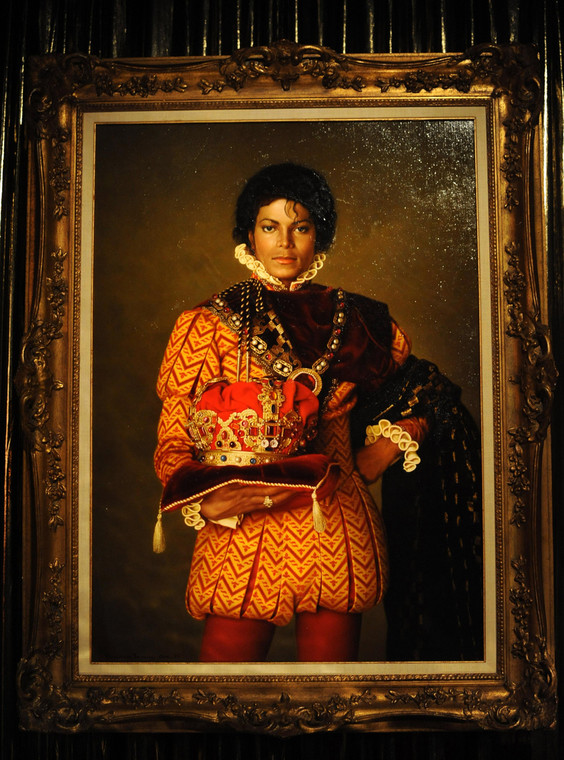 Jeden z portretów Jacksona namalowany przez "nadwornego malarza" Normana Oaka. Michael sam wymyślał, w jakiej scenerii ma być uwieczniony
