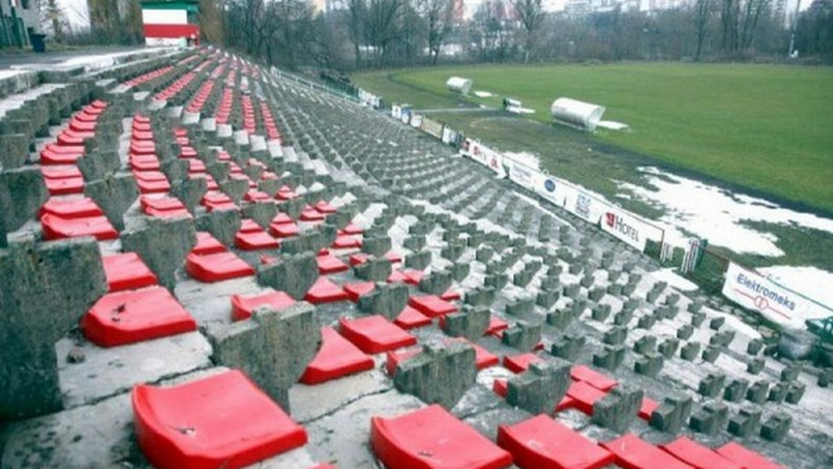 Miasto za trzecim razem znalazło kupca dla działki u zbiegu al. Długosza i ul. Leszczyńskiego, na której sprzedaży miało zarobić na przebudowę stadionu.