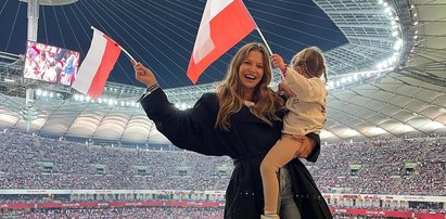 Tak Anna Lewandowska kibicowała "Lewemu" razem z córeczką Klarą