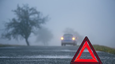 IMGW ostrzega przed mgłami i silnym wiatrem