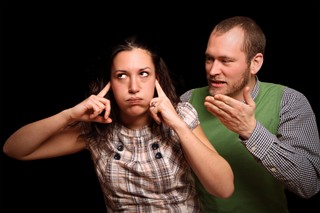 Czy można zmusić byłą żonę do zmiany nazwiska po rozwodzie?