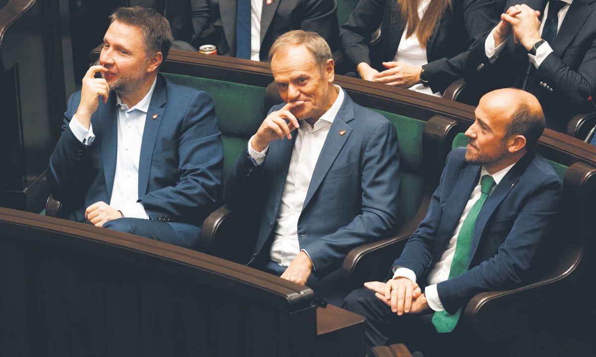 Eksperci namawiają rząd Donalda Tuska do odejścia od koncepcji Polski funduszowej, czyli nieprzejrzystego liczenia deficytu