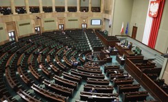 PiS za odrzuceniem projektu ustawy dotyczącej skrócenia czasu pracy dla rodziców. 'Próba licytacji: my damy jeszcze więcej'