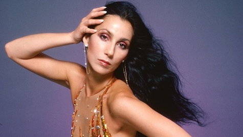 Bogini popu skończyła 76 lat. Jak zmieniała się Cher?