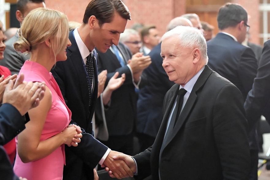 Jarosław Kaczyński i Kacper Płażyński podczas konwencji regionalnej partii w Gdańsku (12.09.2019)