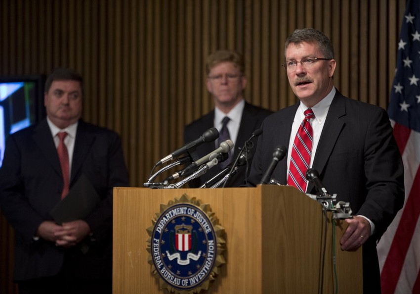 Pomoćnik direktora FBI Ronald Hosko na konferenciji za novinare