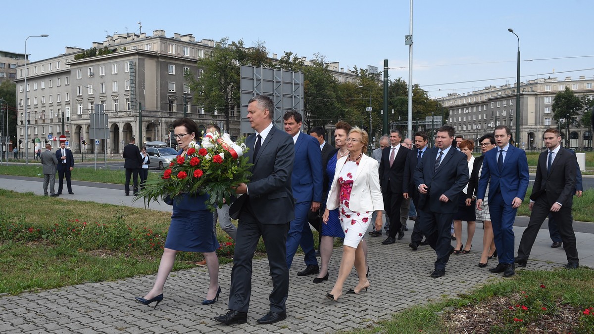 MON zamierza kupić bezzałogowce średniego zasięgu w krajowym przemyśle zbrojeniowym. Decyzja w sprawie większych dronów klasy MALE zostanie podjęta później - wynika z komunikatu MON przesłanego Polskiej Agencji Prasowej.