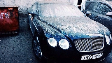 Bentley za milion złotych zalany betonem. Oto nowy Bucket Challenge