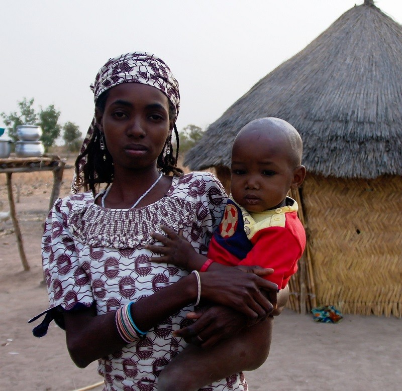 Gdy kobieta Wodaabe zajdzie w ciążę, wraca do rodziców